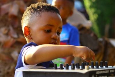 Two-year-old boy dances like Cassper Nyovest
