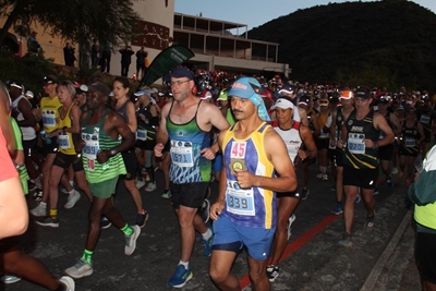 Kango-marathon tops