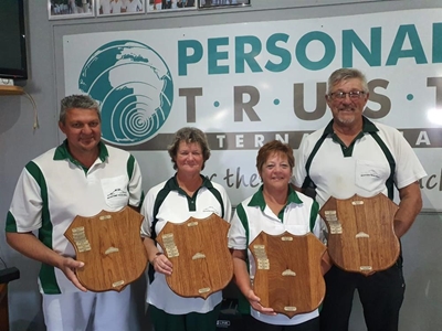 Novice and senior bowls winnners