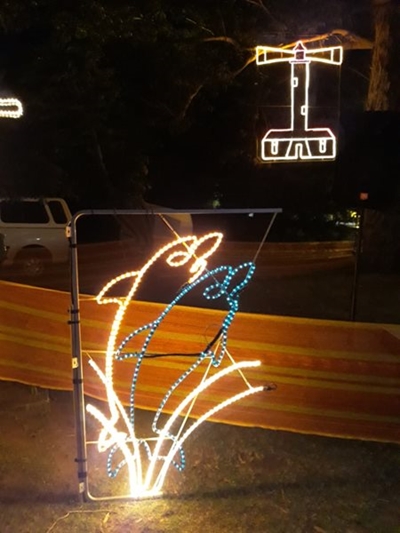Mosselbaai se feesliggies aangeskakel