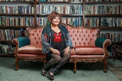 Kuier saam met Lizz Meiring in die Klein-Karoo