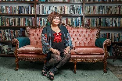 Kuier saam met Lizz Meiring in die Klein-Karoo