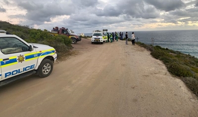 Another vehicle crashes down cliffside on Voëlklip road