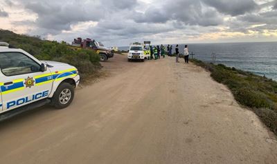 Another vehicle crashes down cliffside on Voëlklip road