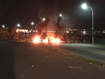 Protest action on Louis Fourie road 