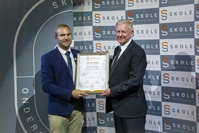Hoërskool Outeniqua ontvang toekenning van Soldariteit-onderwyssentrum