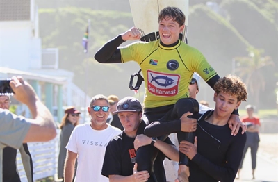 Waves, legends, and a 15-year-old champion