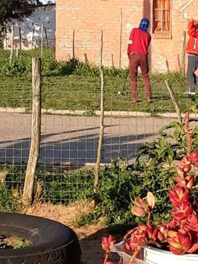 Albertinia boos oor gholf in strate