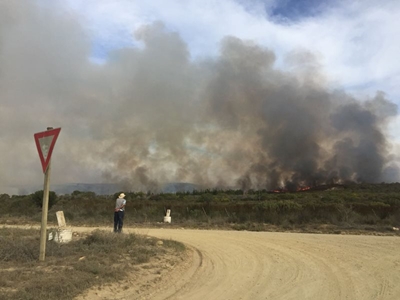 Brand buite Stilbaai