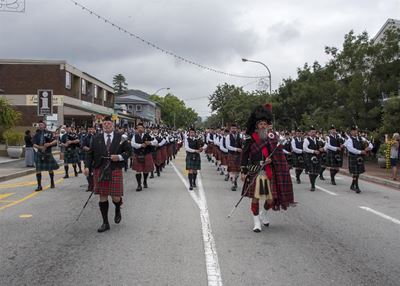 Celtic Fest street parade draws in the crowds
