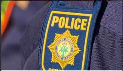 Motoris jaag weg vir polisie, bots teen muur