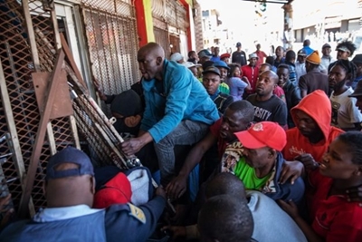 Anarchy in downtown Joburg