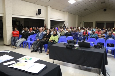Melkhoutfontein kry nog huise