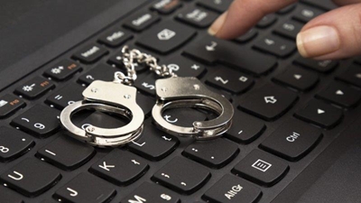 Internetbedrog: Vrou kwartmiljoen rand plus kwyt