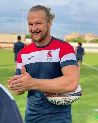 Plaaslike rugbyspeler maak naam oorsee