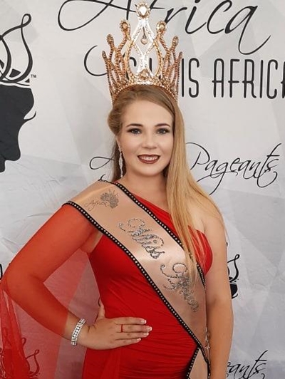 Ravishing lady in red wins title