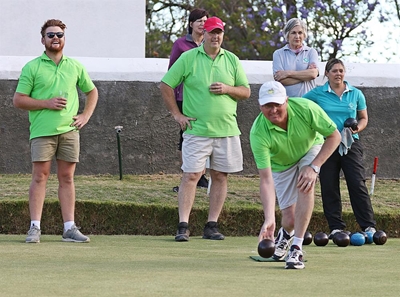 Besigheidsrolbal hervat op 17 Feb