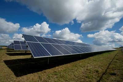 Floating solar panels: generating power and saving water