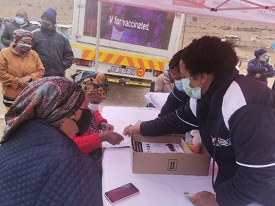 Roadshow motivates residents to vaccinate