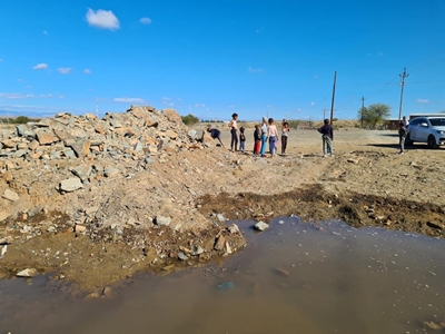 'Rioolprobleem McKenzie se skuld'