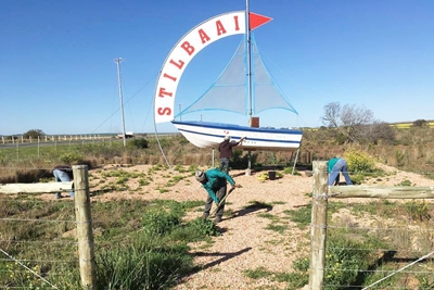 Stilbaai-bootjie opgetooi