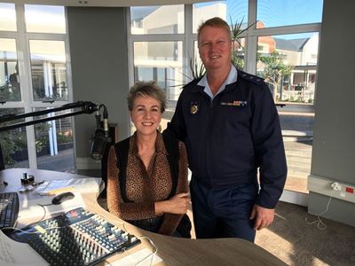 Radio ondersteun polisie in hul taak