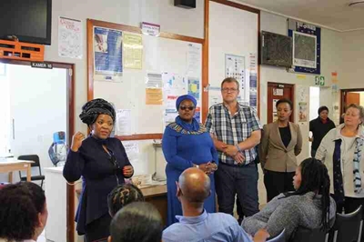 18 helped at clinic during fires