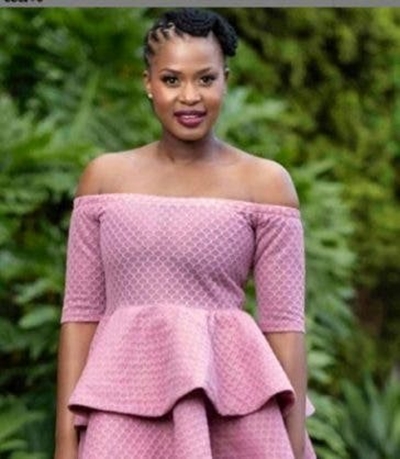 Zenande Mfenyana fools Twitter that she’s ready to spill the ‘tea’