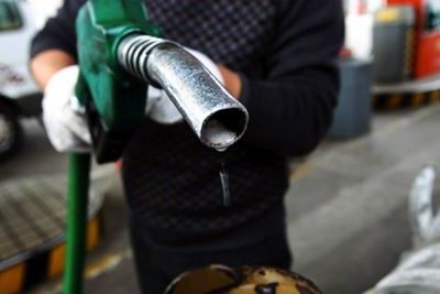 Man arrested after trying to pay for petrol with fake money