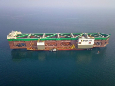 Record-breaking vessel passes Mossel Bay