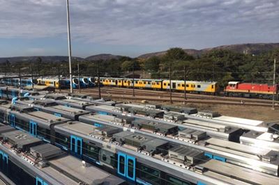 ‘Technical challenges’ leave Metrorail commuters stranded
