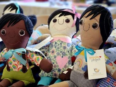 Poppie-plakker vir kinderbeskermingsweek