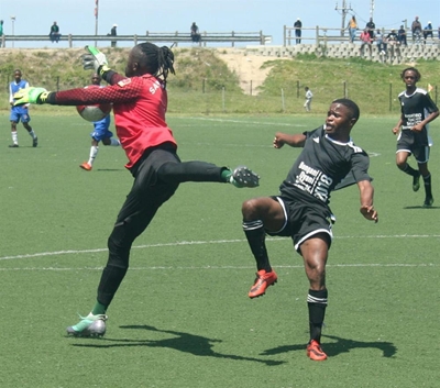 Black Cats win Lawaaikamp derby