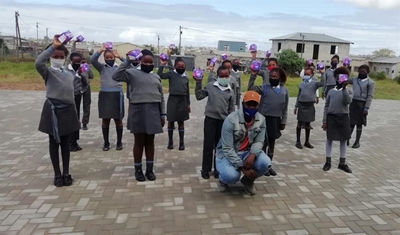 Stylist helps keep kids in school