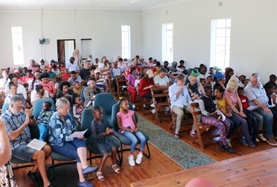 Kerspartytjie bring vreugde aan kinders van Wilderness Hoogte