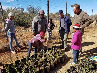 Making it their business to give back
