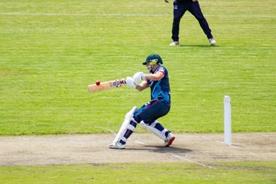Cavaliers soar to semi-finals