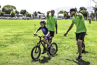 Gul ontvangs vir driekampers by Laerskool George-Suid