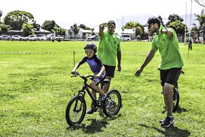 Gul ontvangs vir driekampers by Laerskool George-Suid