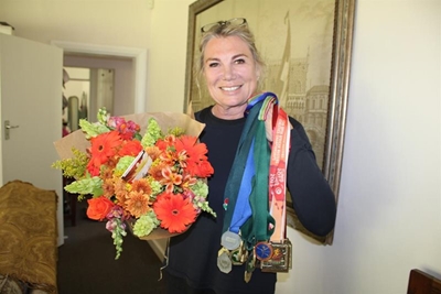 Rina (66) se vier silwers in Tunisië