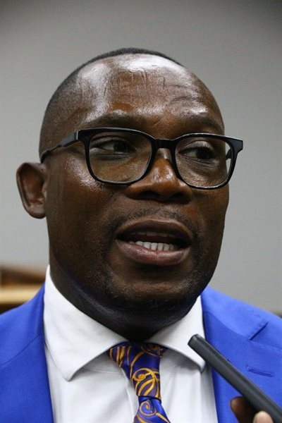 Minister vergader met taxi-leiers
