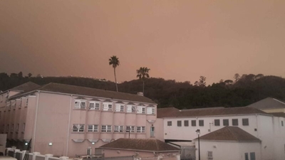 Fire: Evacuations in Karatara continue