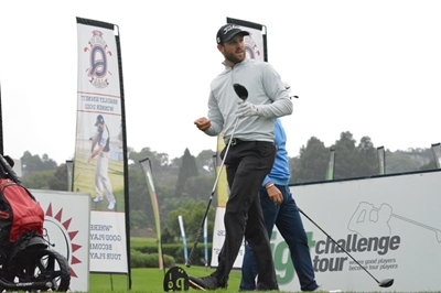 Mansfield motors into IGT lead at Houghton