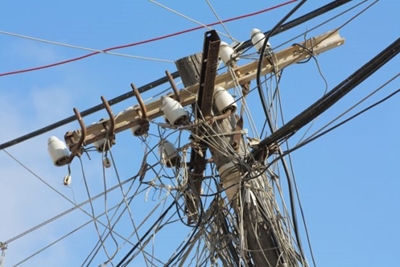 Eskom prevented by Ivory Park residents to remove illegal connections