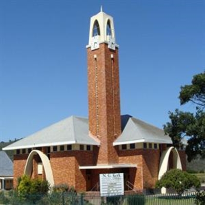 Vrou met mes in kerk aangehou