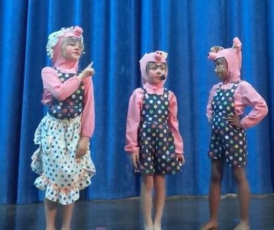 Drie varkies by Fanie Theron skool
