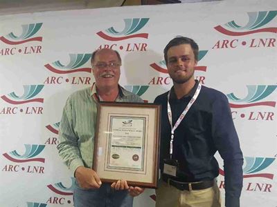 Toptoekenning vir geesdriftige pa en seun