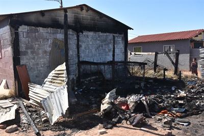 22-jarige sterf na opslaanhut brand