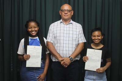 81,6% slaagsyfer vir Bridgton Senior Sekondêre skool