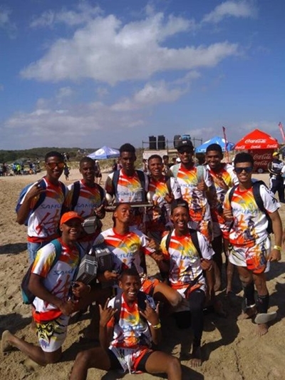 Stilbaai-touchies laat die sand spat